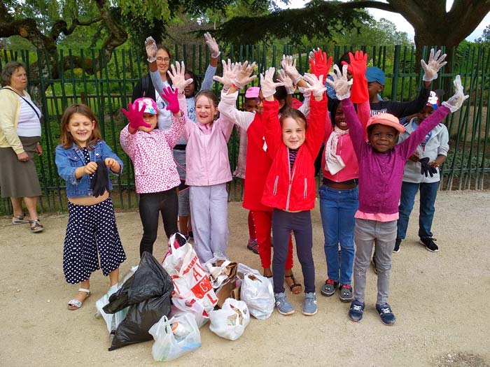 Ramassage de déchets avec les enfants de l'ACE Saône et Loire