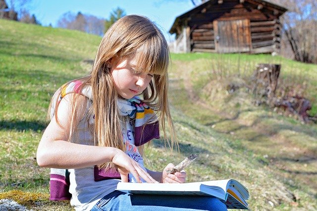 Enfant qui lit