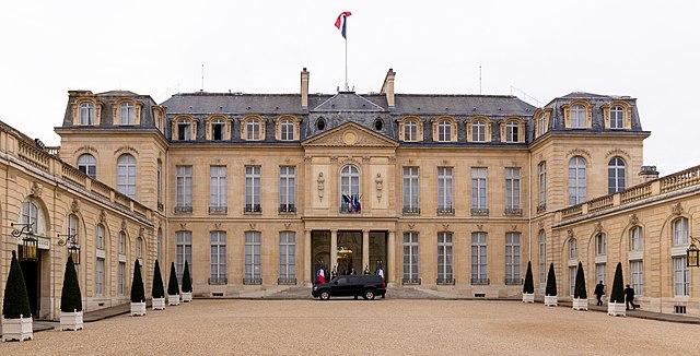 ©Par U.S. Department of State from United States — Secretary Pompeo Arrives to Meet with French Foreign Minister Le Drian in Paris, Domaine public, Wikipedia
